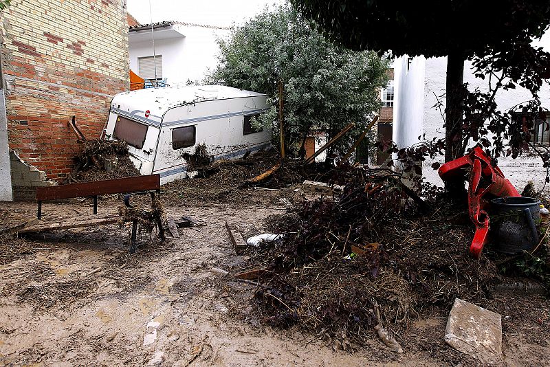 LA LLUVIA DEJA UN PAISAJE DE BARRO Y PIEDRAS