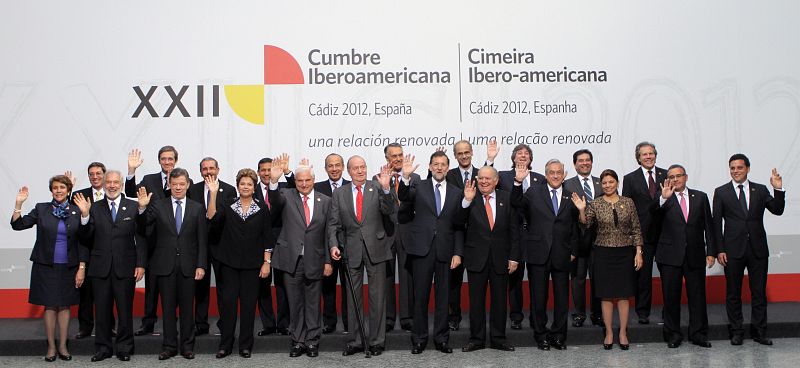 FOTO DE FAMILIA ASISTENTES CUMBRE