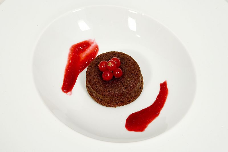 MasterChef - Pastel de chocolate al vino tinto, crema inglesa y coulis frambuesa