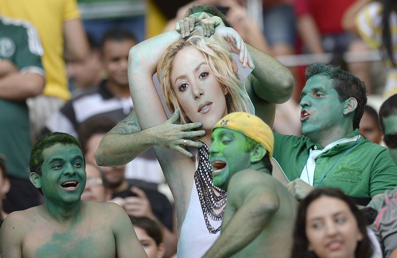 Los aficionados también se han acordado de las parejas de los jugadores.