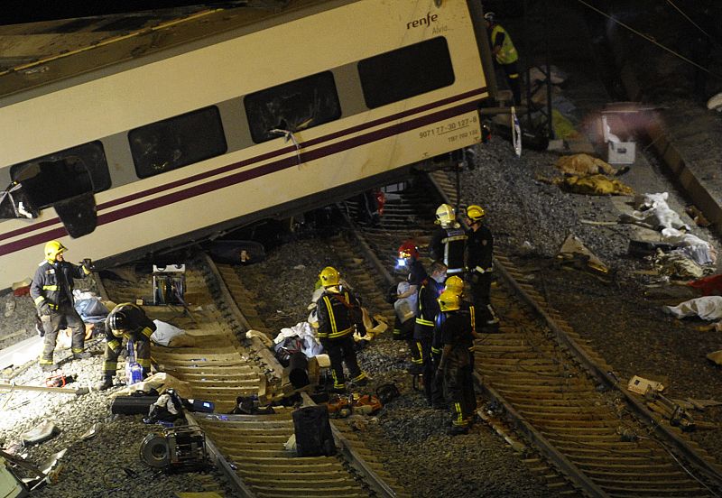 Han volcado 13 vagones del tren que cubría la ruta Madrid-Ferrol