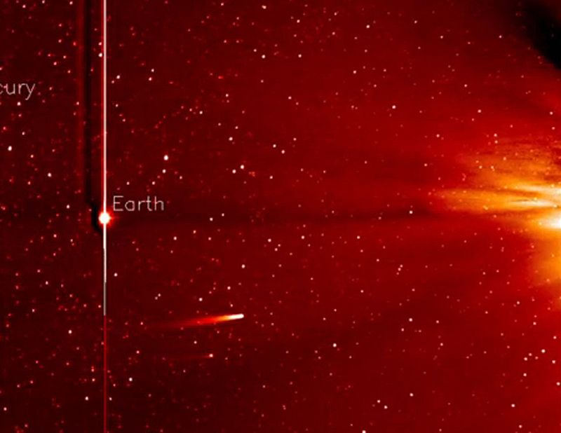Una imagen del cometa ISON y la Tierra desde una de las naves utilizadas por la NASA
