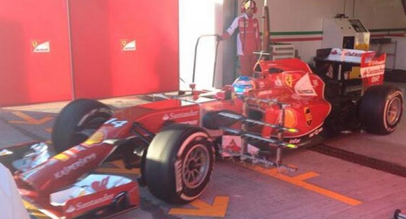 Fernando Alonso sale al circuito de Jerez