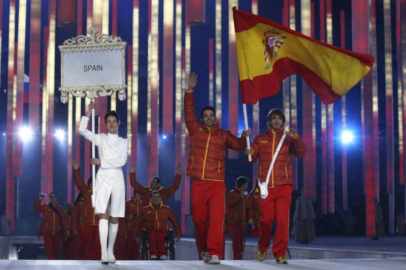 Los abanderados españoles, Jon Santacana y Gabriel Gorce, encabezan la delegación de España en Sochi.