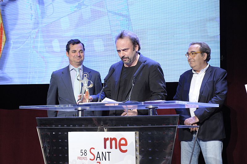 Juan Cavestany recoge el premio a la mejor película por 'Gente en sitios'