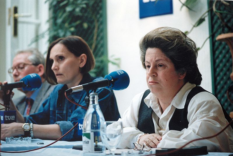 María Antonia Iglesias con Pilar Miró en 1995