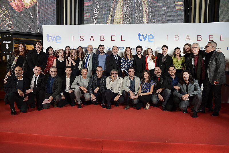 El equipo de 'Isabel', antes del preestreno