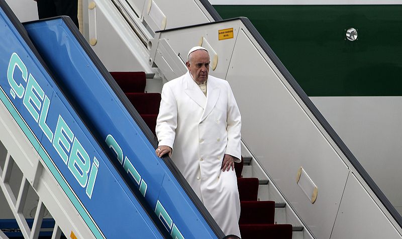 El papa Francisco llega a Ankara (Turquía) en un viaje marcado por las citas ecuménicas y el diálogo con el Islam.