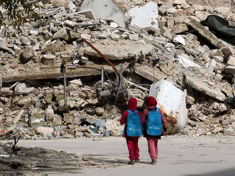La guerra ha privado a las niñas de Alepo de ir a la escuela.