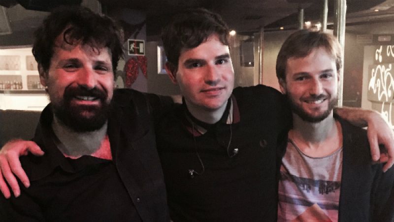 Ángel Carmona, Marc Gili (Dorian) y Julio Ródenas tras el concierto