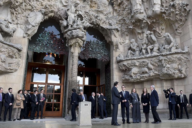 Entrada de la basílica de la Sagrada Familia, momentos antes de empezar la ceremonia, prevista para las 18:00 horas.