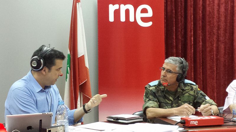 Alfredo Menéndez con el general José Conde de Arjona, jefe de la Brigada del Sector Este de la Fuerza Provisional de Naciones Unidas en Líbano (UNIFIL).