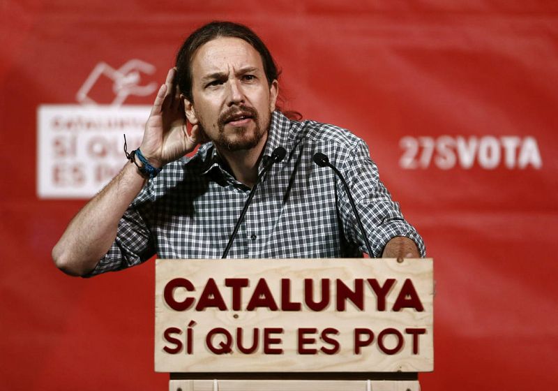 El secretario general de Podemos, Pablo Iglesias durante su intervencion en un mitin de Catalunya Sí que es Pot en la Plaça d'Angel Pestaña en Barcelona.