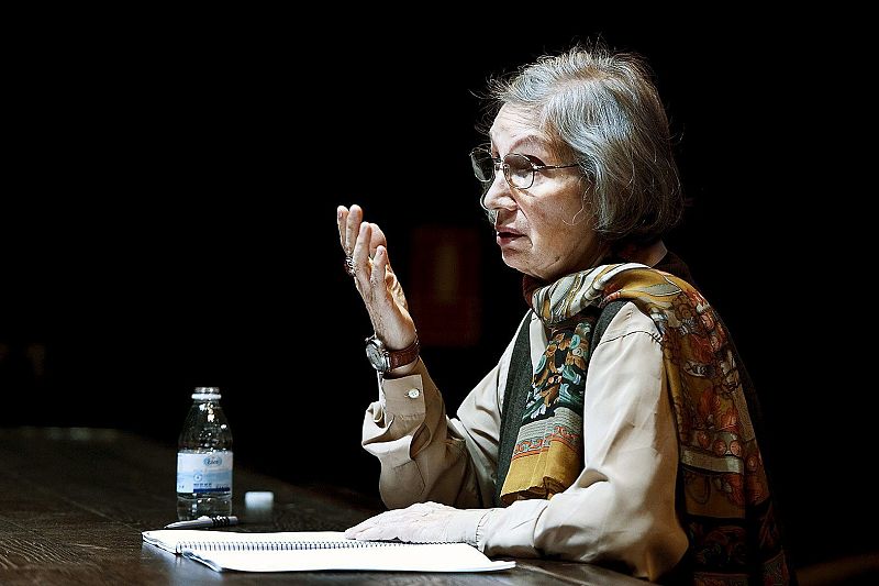 Ana Diosdado, que estrenó hace 40 años la obra "Usted también podrá disfrutar de ella", durante una lectura dramatizada.