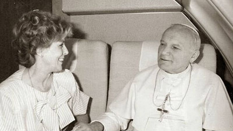 Paloma Gómez Borrero, con el Papa Juan Pablo II