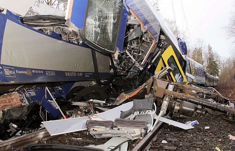Imagen de uno de los trenes sinietrados en el accidente ferroviarios de Bad Aibling en Baviera