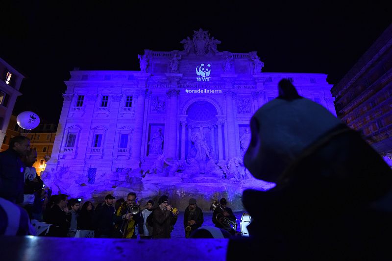 Monumentos apagados en todo el mundo por la Hora del Planeta