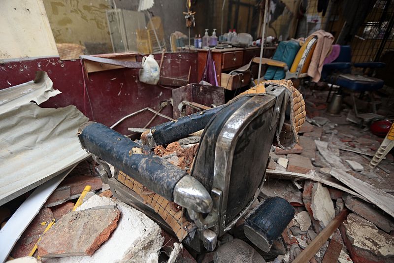 Una peluquería afectada por el terremoto en Portoviejo