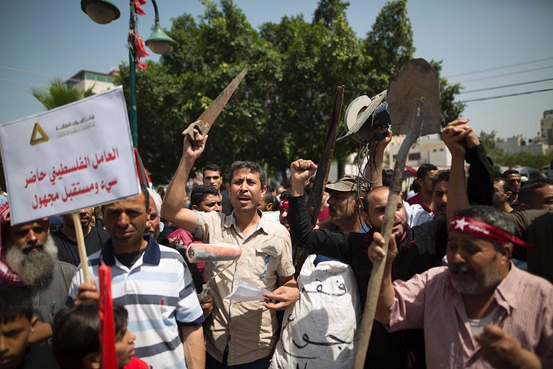 Trabajadores palestinos se manifiestan en Gaza