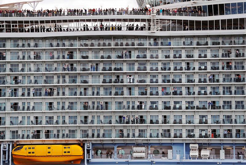 El mayor crucero del mundo zarpa del puerto de Southampton