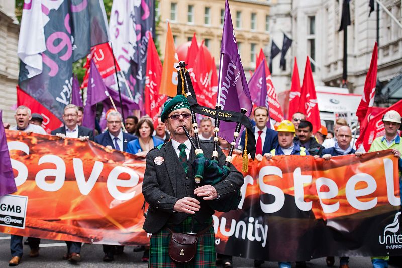 Trabajadores de la industria del acero marchan en Londres por la crisis del sector