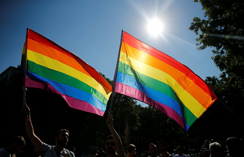 Miles de personas participan en la marcha del Orgullo LGTB de Madrid