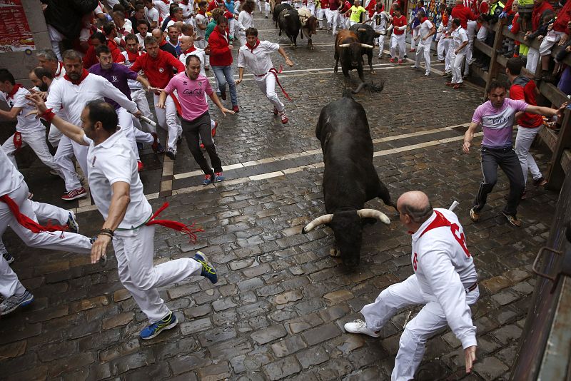 El séptimo encierro de San Fermín 2016 con toros de Núñez del Cuvillo ha sido rápido y emocionante