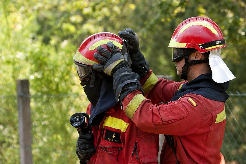 Hasta 7.000 efectivos trabajan en la extinción de los fuegos en Galicia