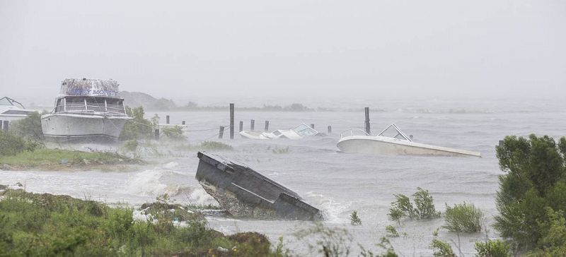Varios barcos afectados por el fuerte huracán