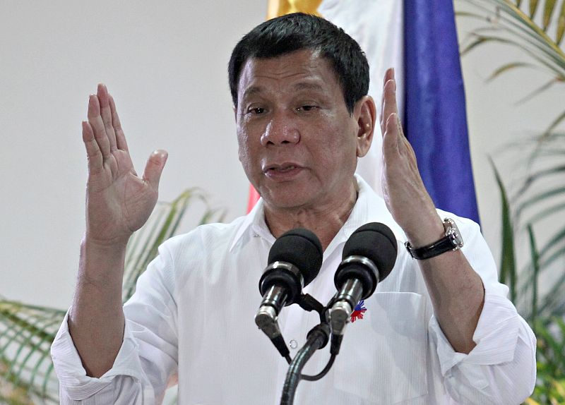 Duterte promete no decir más palabrotas tras recibir instrucciones de Dios
