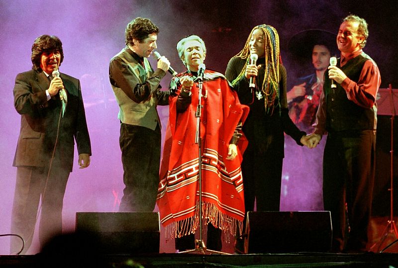 Sabina junto a Chavela Vargas, una de sus referencias