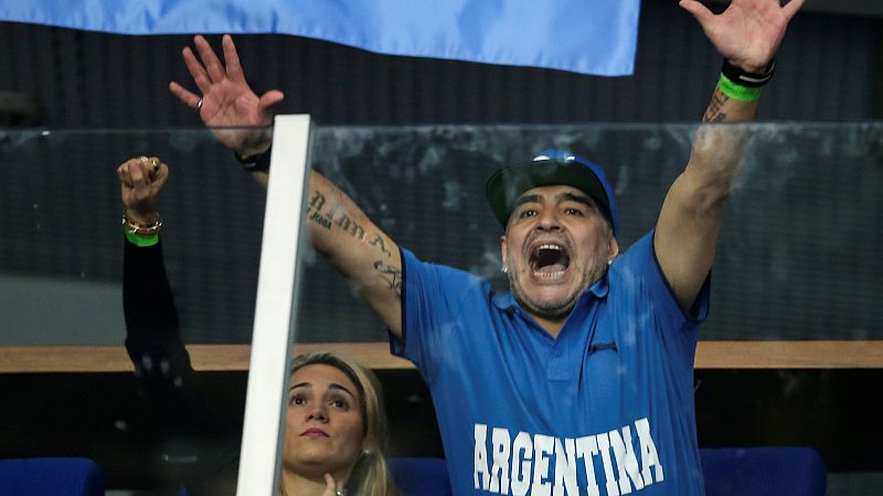 Maradona vibra con la 'Ensaladera'