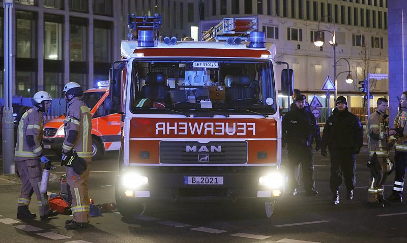 Un camión se estrella contra un mercado navideño en Berlín