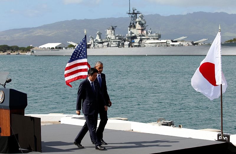 Abe y Obama en el 75 aniversario del ataque a Pearl Harbor