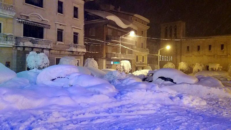 Nieve y temblores de tierra durante la noche en Orsogna (Italia)