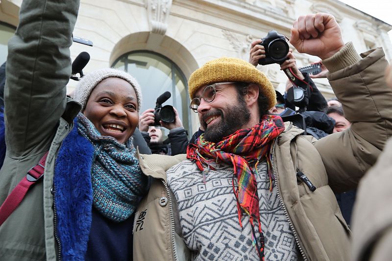 Francia perdona al agricultor Cedric Herrou, procesado por ayudar a inmigrantes