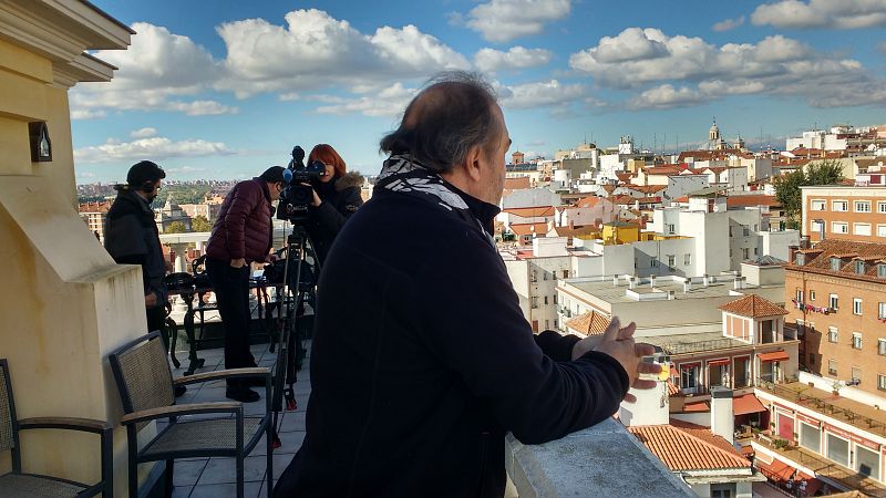 Patxi Andión observa Madrid desde su atalaya en Galerías Piquer