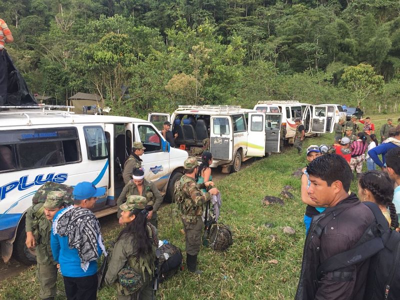 En total han sido necesarias 36 operacionesen las que se han utilizado 860 cuatro por cuatro, 220 camiones, 150 buses, 120 chivas -autobuses de madera utilizados en el interior del país-, 100 embarcaciones, 35 mulas de carga, 10 tractores, 20 ambula