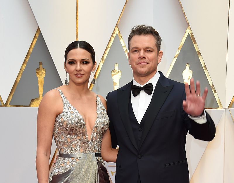 Oscar 2017: Matt Damon y su esposa, Luciana Barroso, en la alfombra roja
