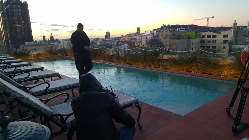 Sortida del sol a la piscina del hotel El Palace