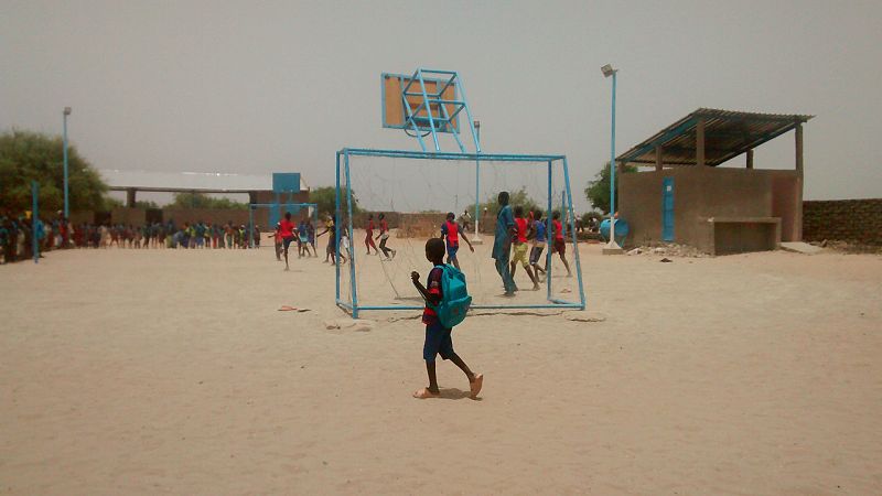 Gracias al deporte en la escuela se ha logrado una mejor integración de los niños que han tenido que huir de la violencia.