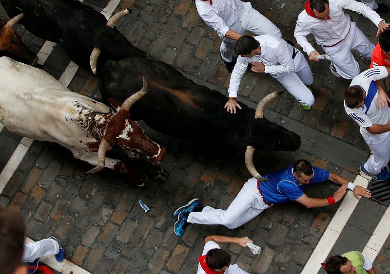 En una carrera muy rápida los toros de Fuente Ymbro han completado el recorrido del encierro en dos minutos y 18 segundos