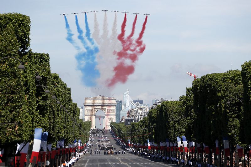 Los Campos Elíseos acogen el desfile de la Fiesta Nacional francesa