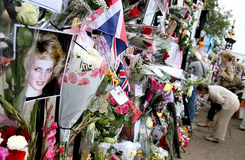 Reino Unido homenajea a Diana de Gales en el décimo aniversario de su muerte