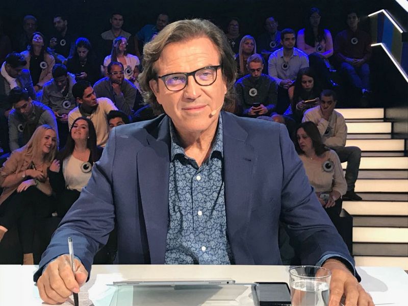 El periodista Pepe Navarro durante la emisión del cuarto programa de '¿Cómo lo ves?' en RTVE.