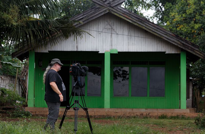 Rodaje en casa de Suhing, típica construcción dayak