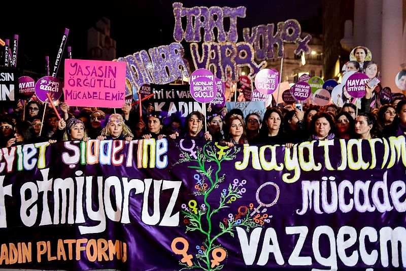 Manifestación contra la violencia machista en Estambul