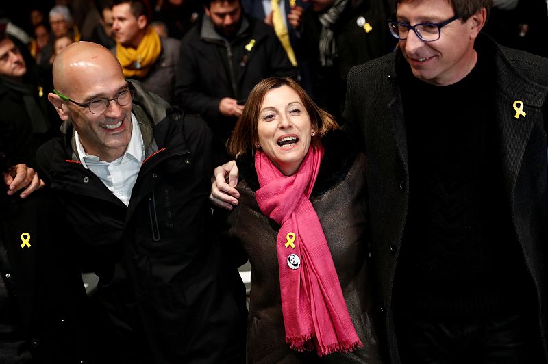 Carme Forcadell, junto a Raül Romeva y Carles Mundó en San Vincenc del Horts