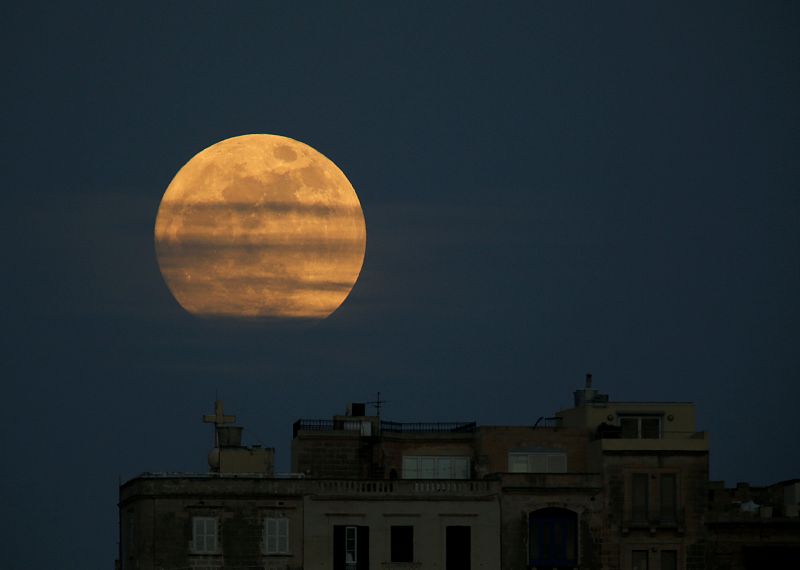 Instantánea del fenómeno astronómico en Pieta, Malta.