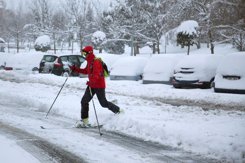 El temporal de nieve colapsa las carreteras